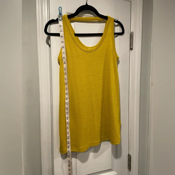 Loft Mustard Yellow Knit Stretch Split Hem Back Strap Tank Top Size XS - Picture 5 of 9